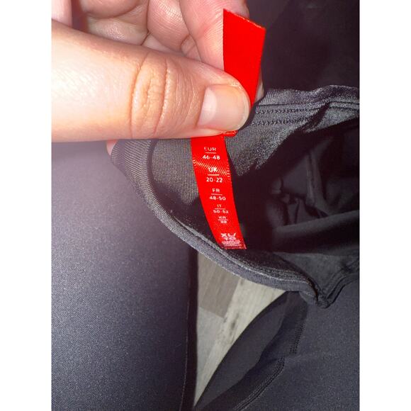 Women’s Matte Black Faux Leather Camo Spanx Leggings Size XL - Picture 5 of 7